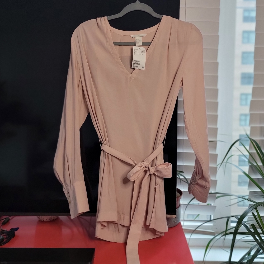 H&M blouse NWT size 4